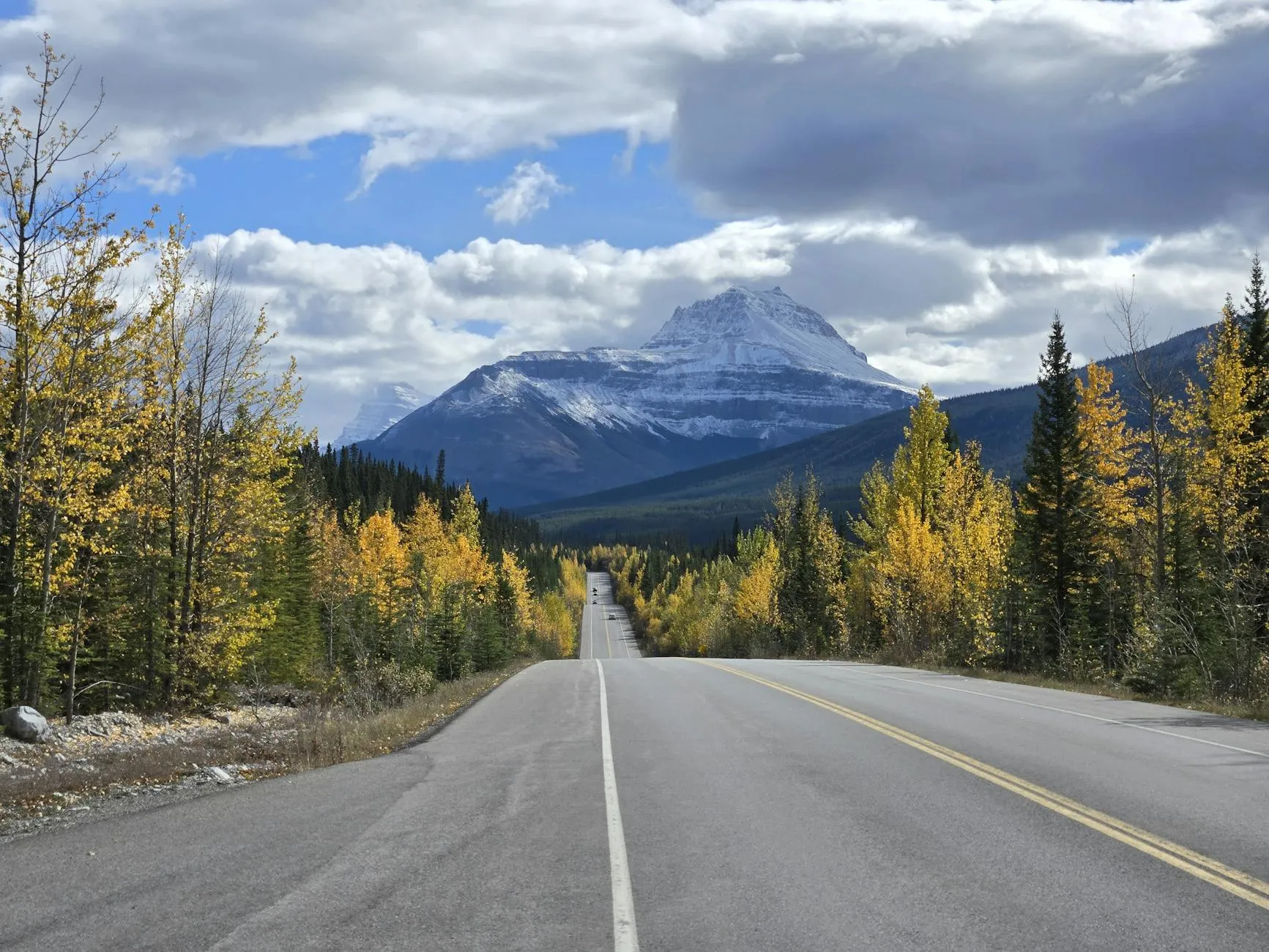 Icefields Parkway mountain road