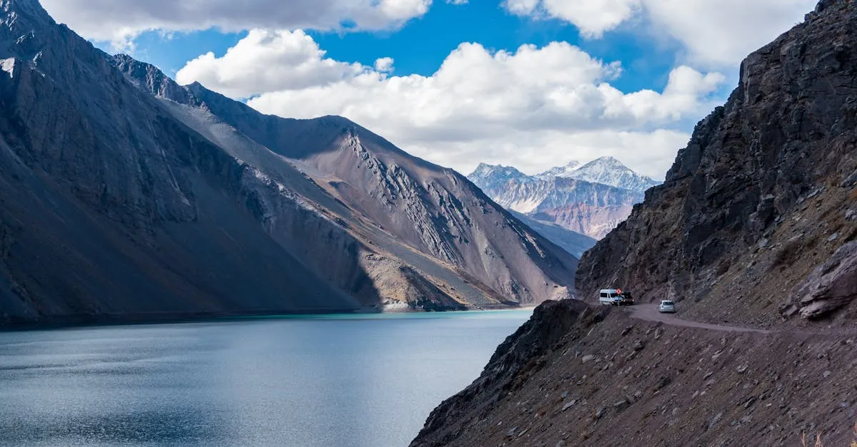 Cajón del Maipo mountain lake