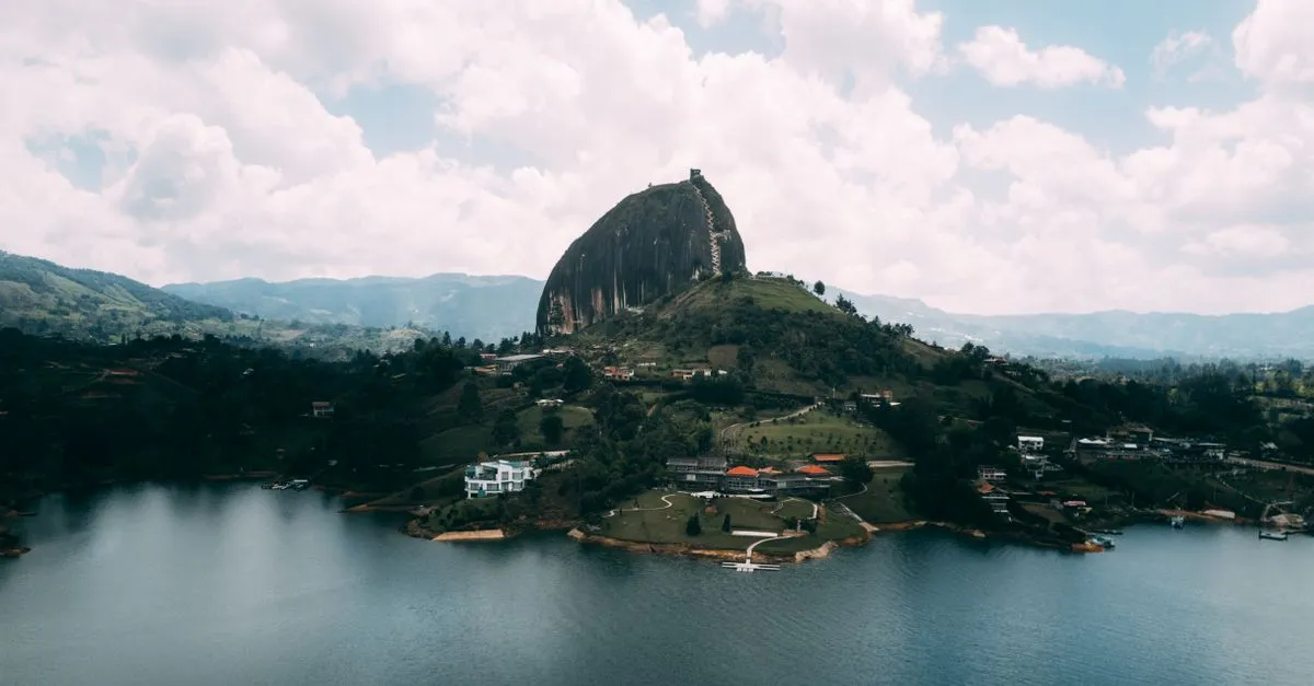 Guatapé rock