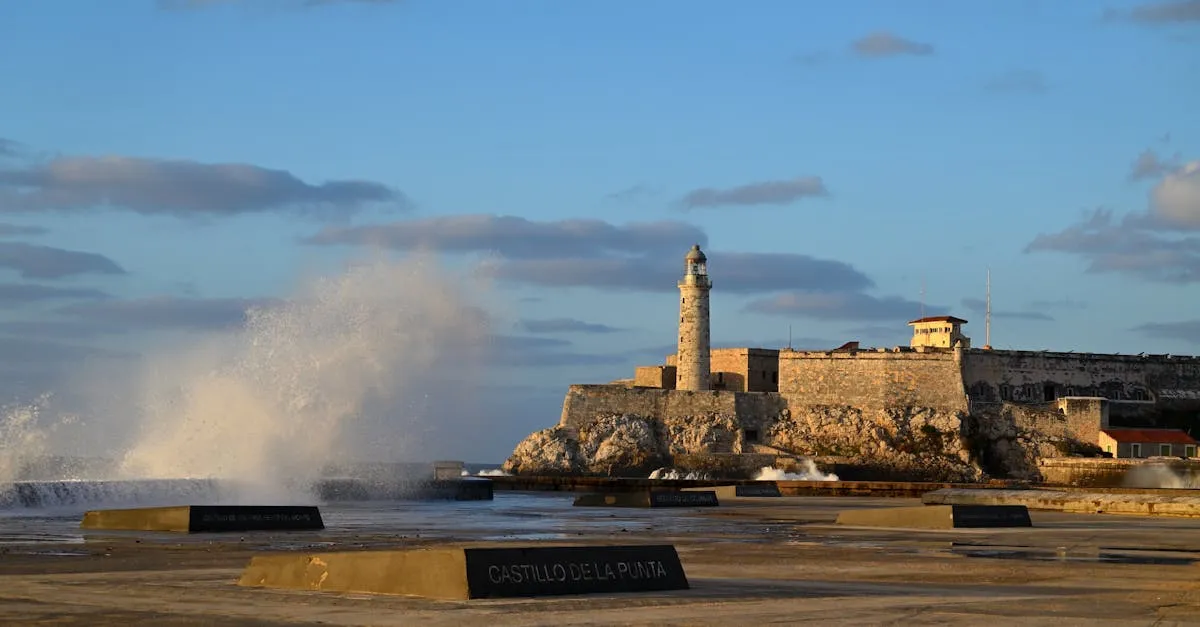 Sunset over the Malec&oacute;n seawall in Havana
