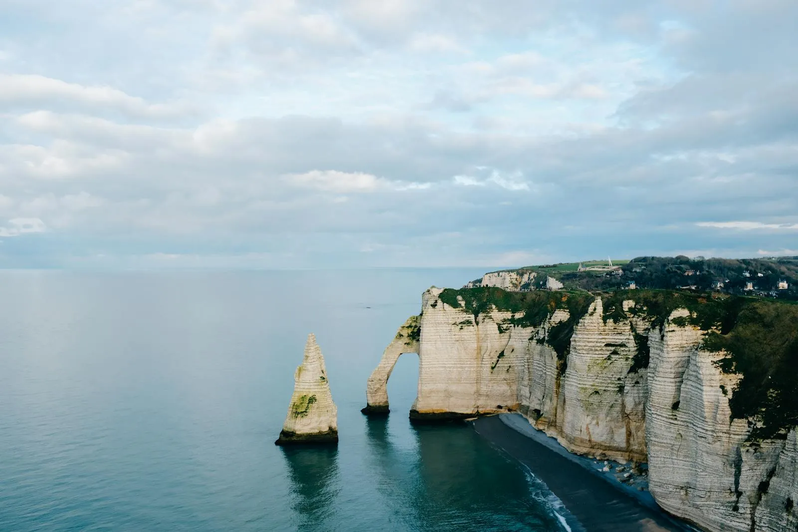 Scenic coastal cliffs of &Eacute;tretat in Normandy