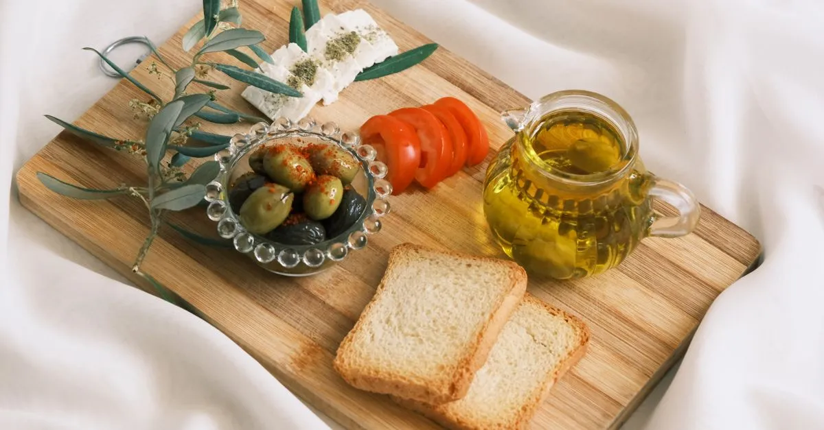 Cretan dakos salad with barley rusk, tomato and local cheese