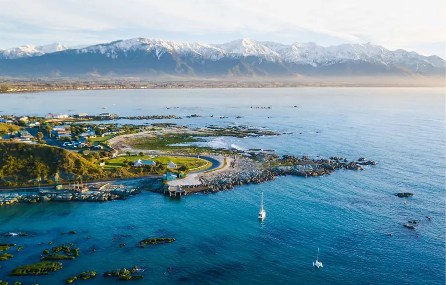 Kaikoura coastline with mountains