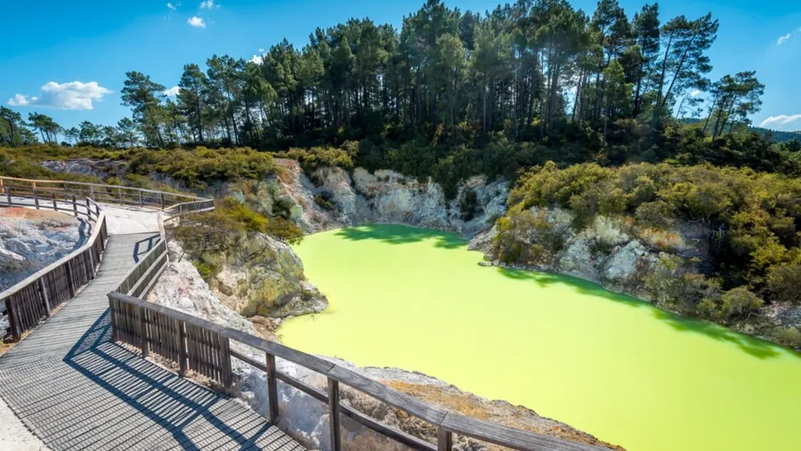 Wai-O-Tapu Champagne Pool