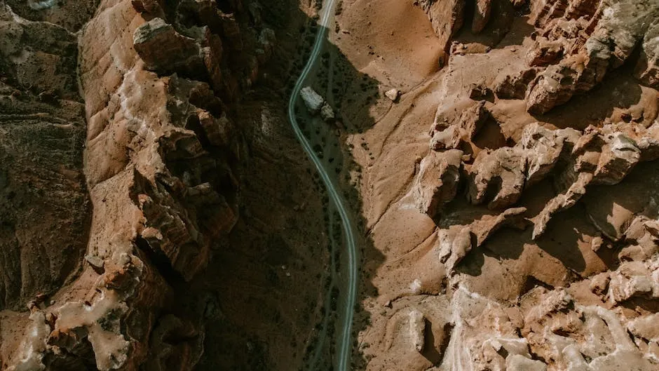 Edge of the World cliff face at the Tuwaiq Escarpment near Riyadh
