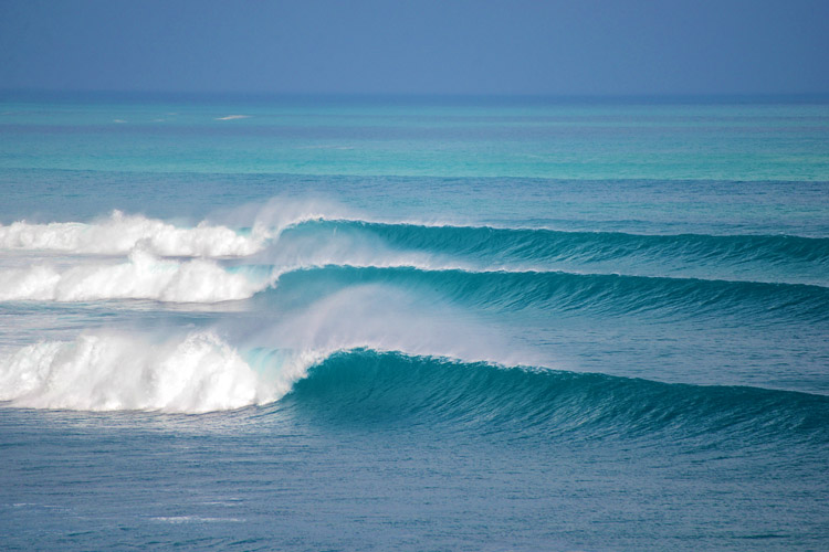 Groundswell diagram showing long-period waves generated by distant storms