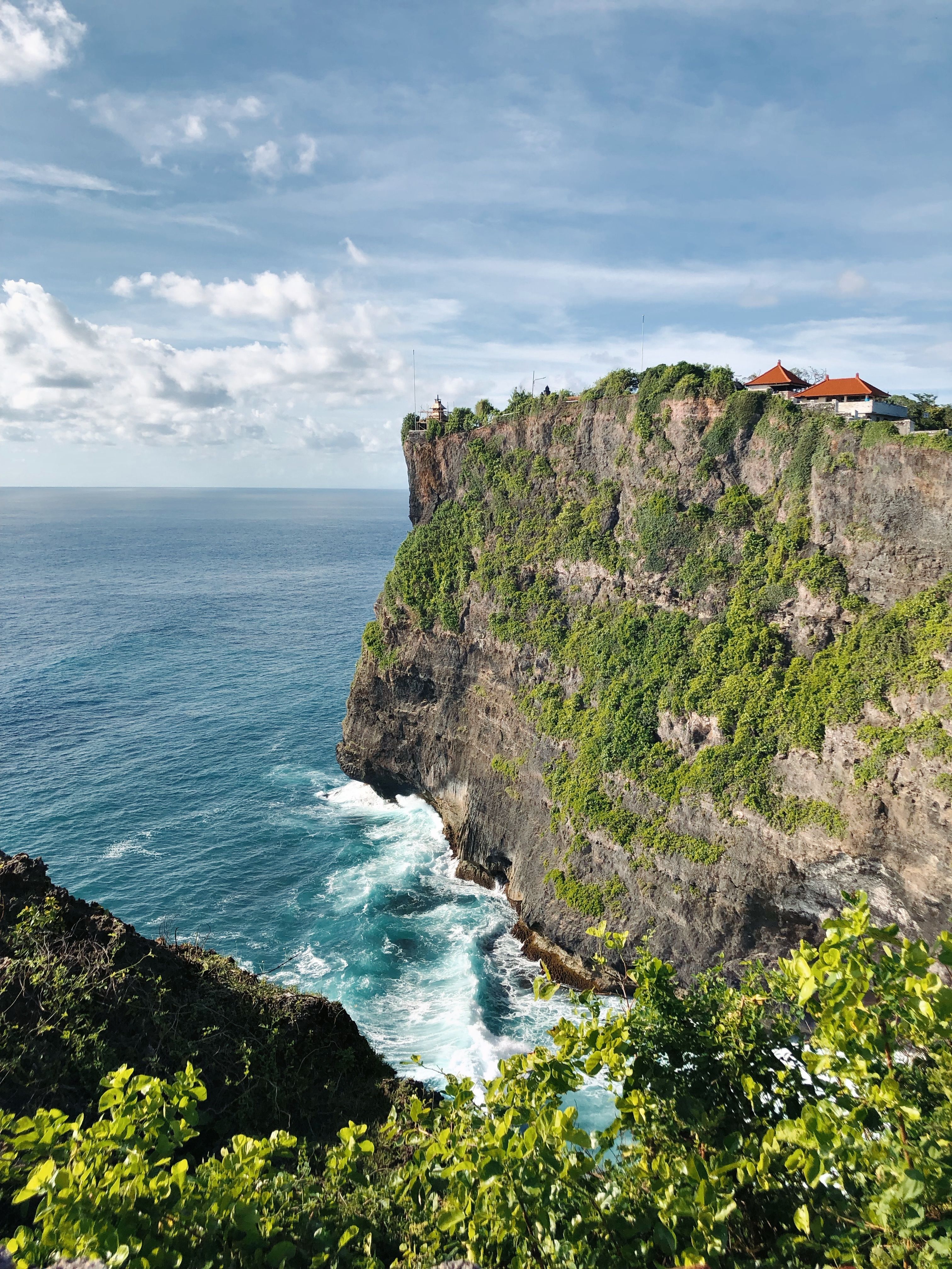 Uluwatu Bali Indonesia surf cliffs